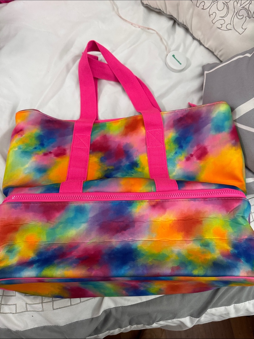 Neoprene tie-dyed beach bag with insulated bottom